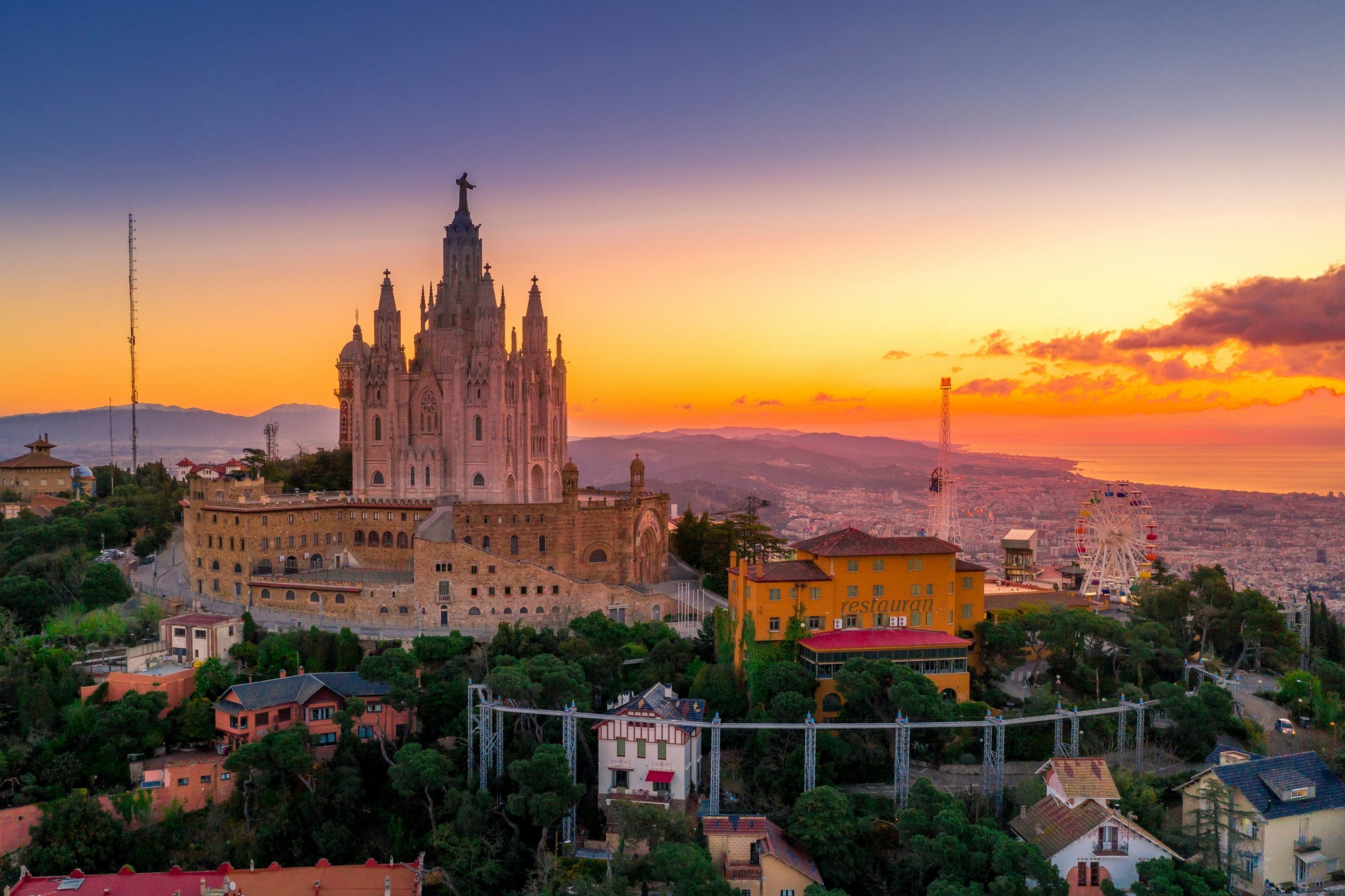 Journey Through Spain: 7 Days of History, Flavour, and Iconic Landscapes - BEACH TO BRAES